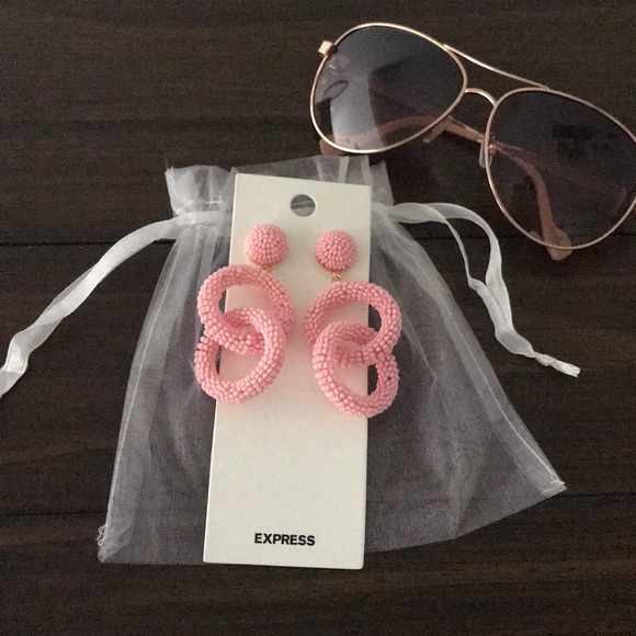 🌸 Interlocking Seed Bead Drop Earrings 🌸 - Picture 4 of 6